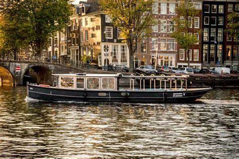 Amsterdam Grachtenfahrt Mit Deutschsprachigem Guide GetYourGuide