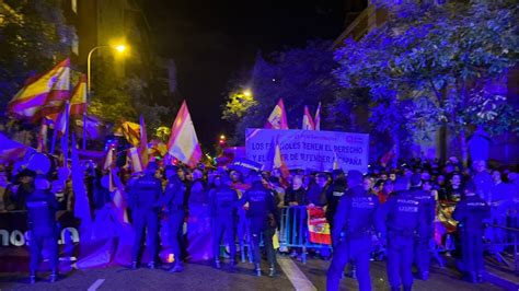 La Polic A Requisa A Los Ultras De Ferraz Barras De Hierro Y Una Pala