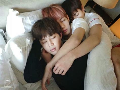 Jimin V And Jungkook Sleeping Together Hugs ≧﹏≦ Bts Pinterest My