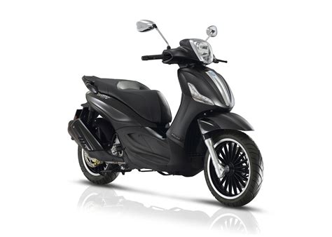 Motorrad Vergleich Yamaha Xmax 300 Tech Max 2023 Vs Piaggio Beverly