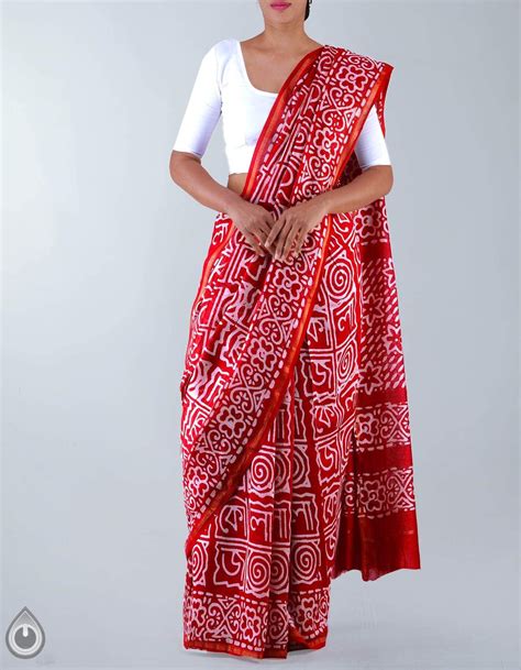 Red Pure Batik Cotton Silk Sareeit Has Got Tie Dye Batik Elegant Pallu And Self Color Batik