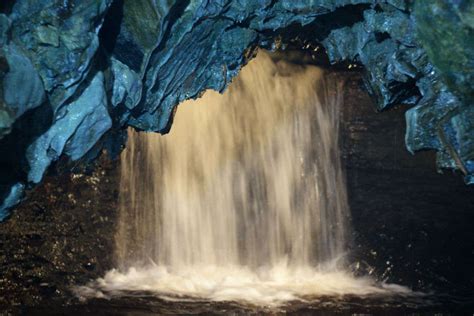 White Scar Cave In Ingleton Times Of India Travel