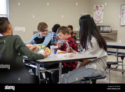 High School Students Eating Lunch Hi Res Stock Photography And Images