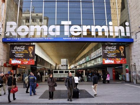 Treni Bloccati A Roma Caos Cancellazioni E Ritardi In Tutta Italia