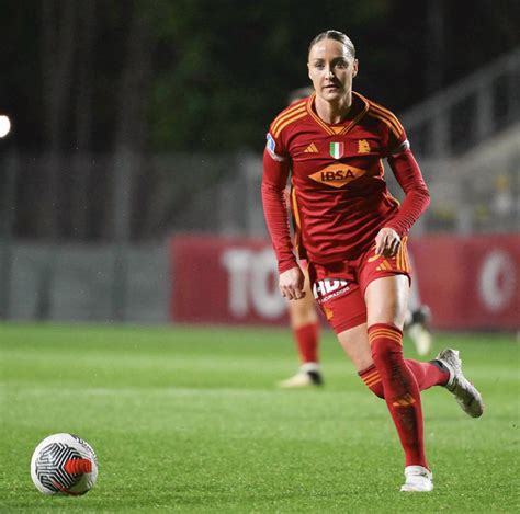 Sanne Troelsgaard Rinnova Con La Roma Calcio Femminile Italia