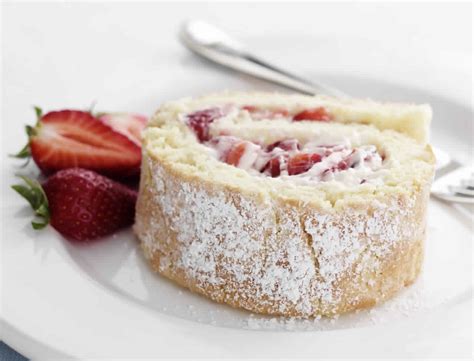 La recette du biscuit roulé aux fraises Amour De Cuisine