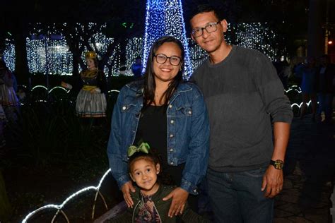 Prefeitura antecipa Natal Conquista de Luz decoração da Praça