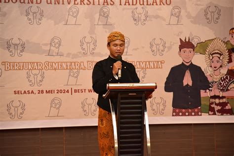 Rektor Lepas Mahasiswa Program Pertukaran Mahasiswa Merdeka Pmm