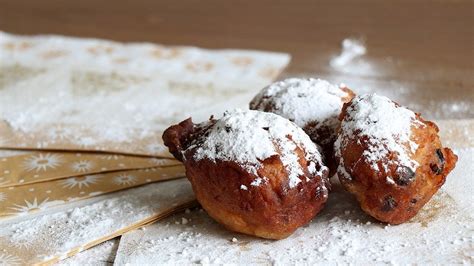 Oliebollen Kniepertjes En Appelflappen Naober Magazine