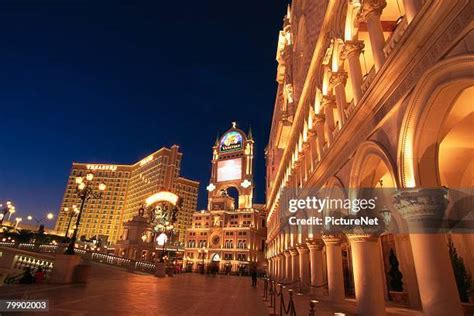 Las Vegas Spa Photos And Premium High Res Pictures Getty Images