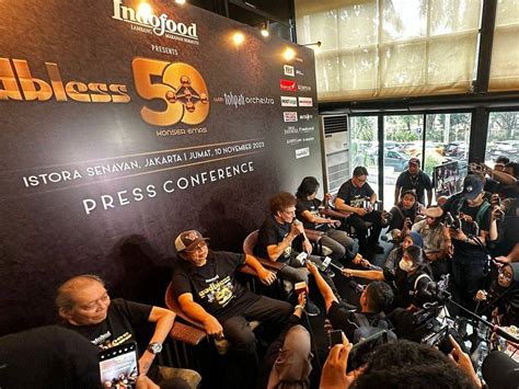 Gelar Konser Emas Tahun Gob Bless Padukan Musik Rock Dan Orchestra