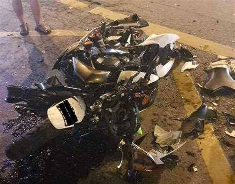 Penunggang Motosikal Berkuasa Tinggi Maut Rempuh Kereta Sarawak News