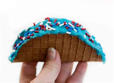 Patriotic Chocolate Tacos - i am baker