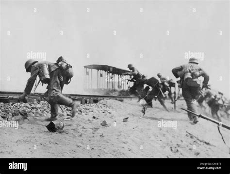 Ostfront Deutsche Soldaten Fotos Und Bildmaterial In Hoher