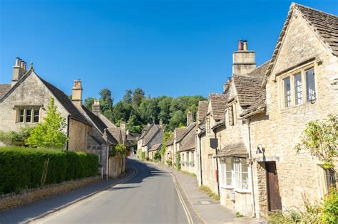 Premium Photo | Cotswolds villages in England UK