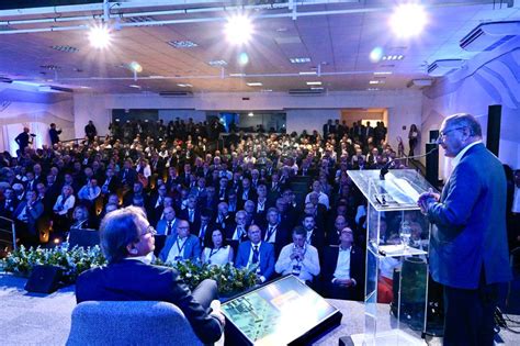 Alckmin apresenta política industrial para empresários de Santa