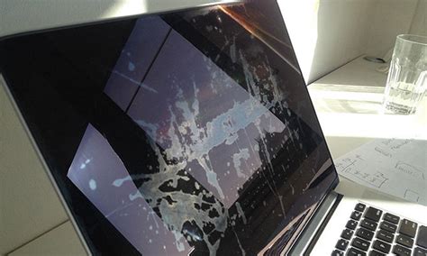 Retina Macbook Pro Owners Plagued By Supposed Screen Coating Damage