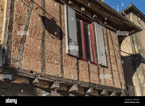 Maison Colombages Rue Jacques Manchotte Stock Photo Alamy