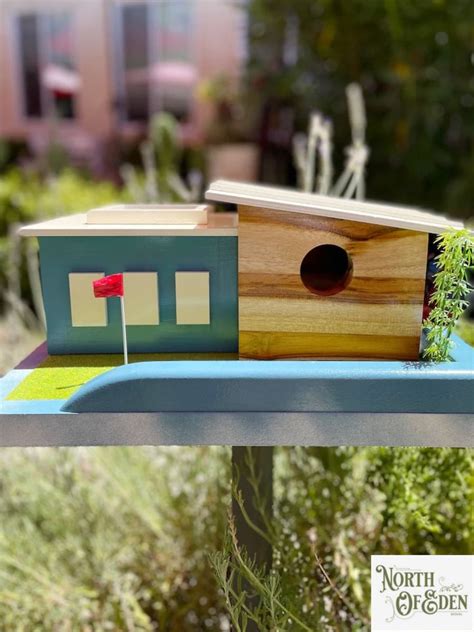 Golf Inspired Birdhouse For Your Outdoor Decor