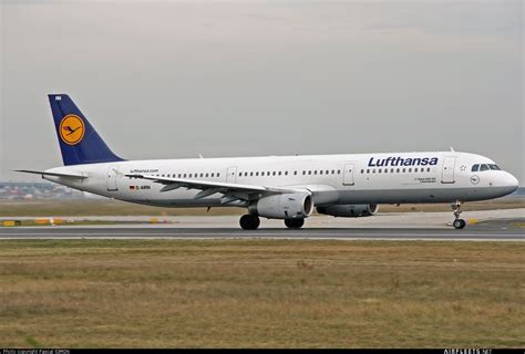 Lufthansa Airbus A321 D-AIRN (photo 46584) | Airfleets aviation