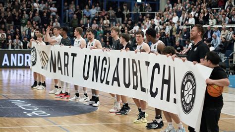 Uni Baskets eröffnen neue ProA Spielzeit GAMEDAY Magazin