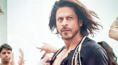 Shah Rukh Khan Had To Be Coaxed Into Showing His Body In Pathaan Song