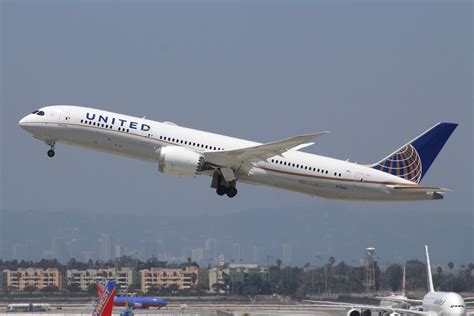 United Airlines Boeing Departs From Los Angeles So Cal Metro