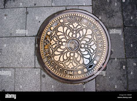 Telephone Manhole Cover Hi Res Stock Photography And Images Alamy