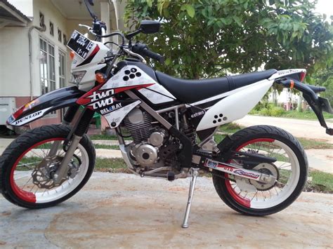 Motor KAWASAKI KLX 150 Murah Jual Motor Bekas Motor KAWASAKI KLX 150