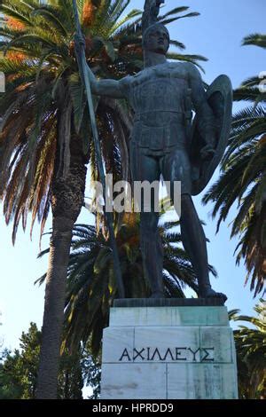 Achilles Als H Terin Des Palastes Im Garten Des Achilleion Palast Der