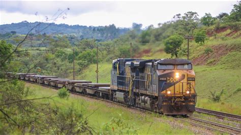 Trem De Carga Geral Muito Pesado Duas Locomotivas Ac I Subindo