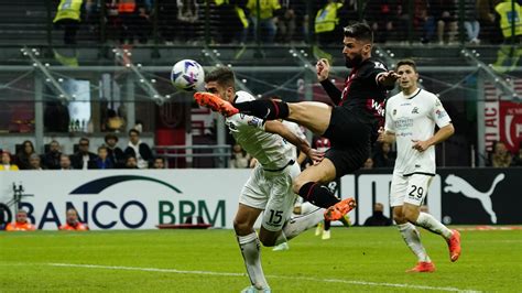 VIDEO AC Milan Acrobatic recovery à la Zlatan Ibrahimovic Another