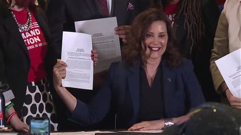 Gov Gretchen Whitmer Signs Gun Reform Laws House Approves Red Flag Bills