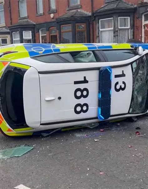 LIVE Leeds Riot Latest As Arrests Made Residents Clash And Police