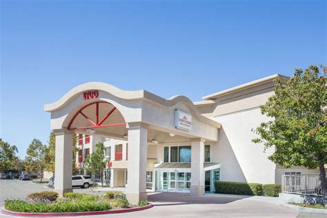 Hawthorn Suites by Wyndham Livermore Wine Country | Livermore, CA Hotels