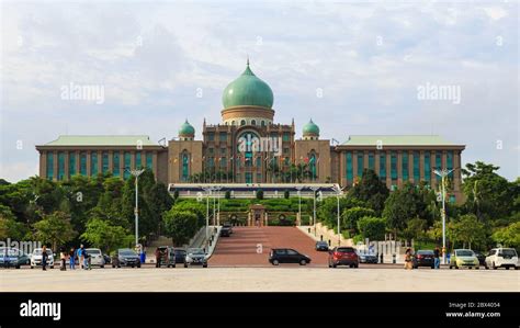 Perdana Putra Road Hi Res Stock Photography And Images Alamy