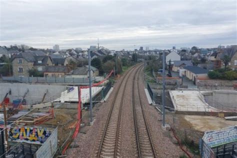 En Plus De L Attaque Massive La Sncf Le Trafic Des Trains Interrompu