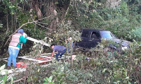 Vuelca Camioneta Con Material De Construcci N En El Tramo Jos Mar A