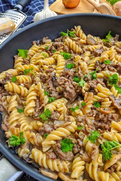 One Pot Pasta Mit Hackfleisch Und Champignons Schnelles Minuten