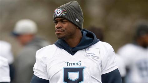 Titans Promote Rb Adrian Peterson To Active Roster Yardbarker