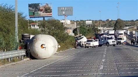 Qu Pas En La Autopista M Xico Quer Taro Volcadura De Pipa Causa