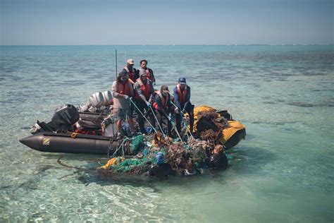 Marine Debris Removal Mission Begins in the Papahānaumokuākea Marine National Monument | OR&R's ...