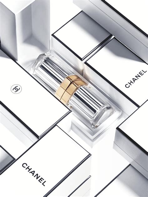 Chanel Lance Son Premier Rouge L Vres Rechargeable En Verre