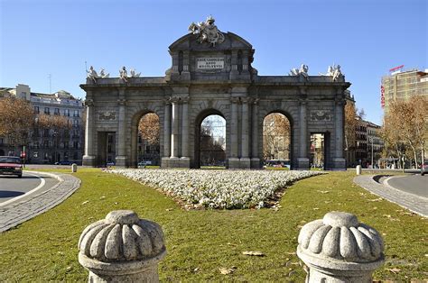 Puerta De Alcala Mirala Mirala Encarni Alvarez Flickr