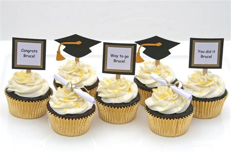 Graduation Cupcakes With Gold Toppers