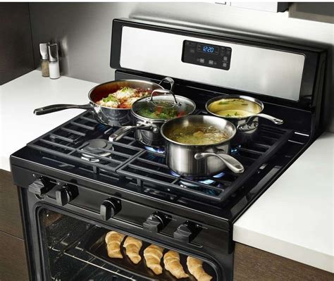 Wfg505m0bb Whirlpool 5 1 Cu Ft Freestanding Gas Range With Five Burners Black