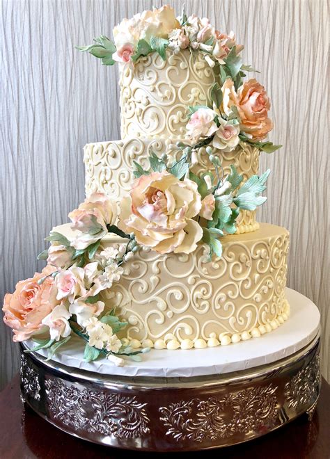 Beautiful wedding cake 💍 #spinellisboston #spinelliscakes #wedding # ...