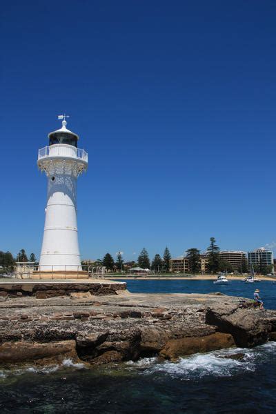 Old Wollongong Lighthouse by RealmicSorcerer on DeviantArt