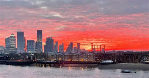 Stunning Sunrise In London Makes It Look Like The Sky Is On Fire Mylondon