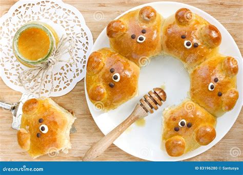 Bear Buns. Ridiculously Adorable Pull-apart Bear Shaped Milk Bread ...